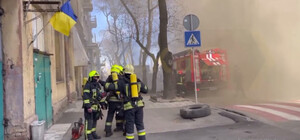 На Канатной в Одессе загорелся дом (видео)