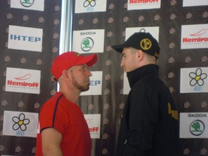 Оба боксера рассчитывают нокаутировать друг друга. Фото: Валерия Егошина