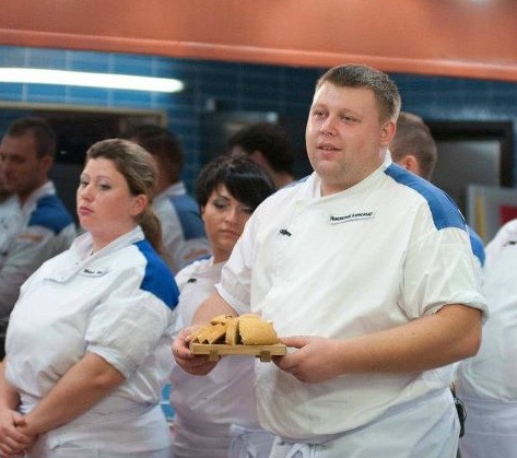 Александр Янковский считает себя лучшим поваром на проекте.
Фото - pekelnakuhnya.com.ua