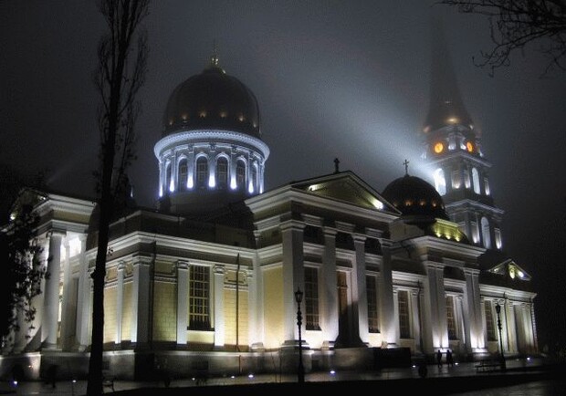 Жители разных районов города смогут доехать ночью на церковные службы. Фото - psytravel.info