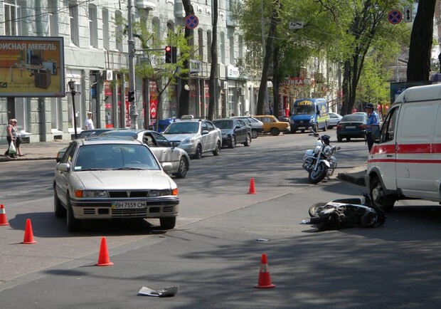 Водитель иномарки был без прав. Фото: Одесский форум.