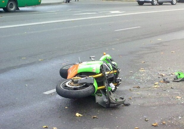 ДТП спровоцировал водитель мотоцикла. Фото - пресс-служба облУВД. 