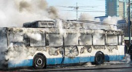 В Одессе из троллейбуса, полного дыма спасли пассажиров. Фото - podrobnosti.ua