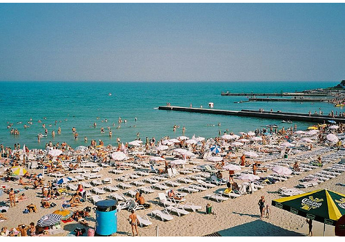 Одесские пляжи снова забиты. Фото - odessaarenda.ru