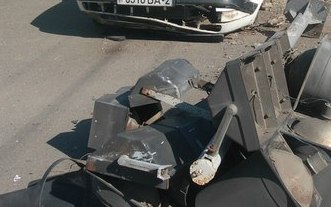 В аварии пострадал только светофор. Фото: vk.com/taki_da_odessa.