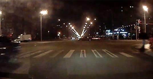 Автомобилисты не разминулись на дороге в темное время суток. Фото - rusdtp.ru