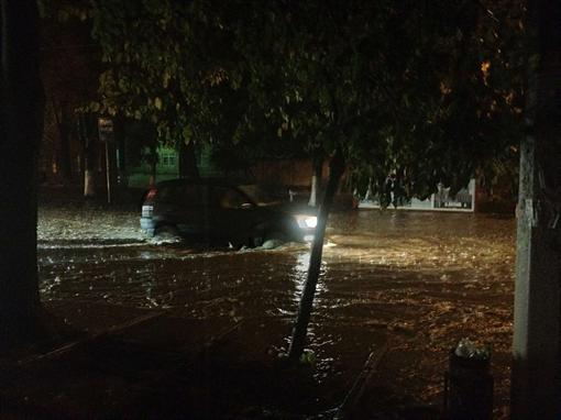 Одессу снова затопило.
Фото - odessa.kp.ua