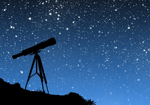 Горожанам нужно будет очень внимательно смотреть на небо. Фото с сайта: megalife.com.ua.