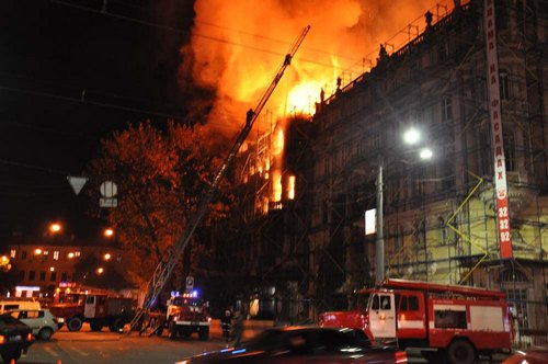 Одесситы уже видели дом Руссова в огне в 2009. Фото: most-odessa.info.