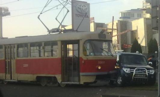 Из-за происшествия стали трамваи. Фото: Allika ("Одесский форум").