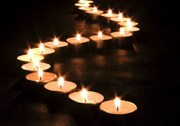 Зато помещение можно украсить оставшимися с праздника свечами. Фото с сайта: goodfon.ru.