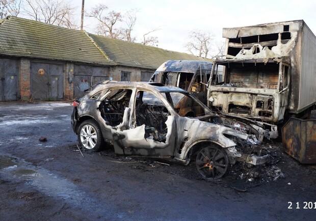 В Одесской области сгорели три машины. Фото - пресс-служба ВО "Свобода".