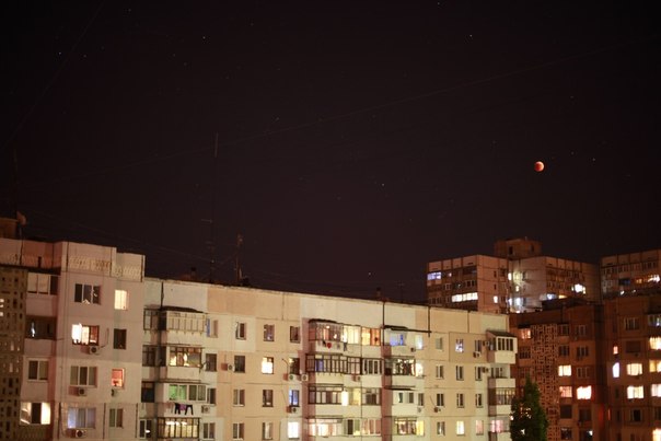 Парень ночью упал с одной из многоэтажек Таирова. Фото: vk.com/pearlbythesea.
