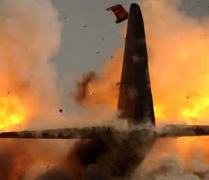 Самолет с одесскими болельщиками загорелся и рухнул под Донецком. Фото - tltgorod.ru
