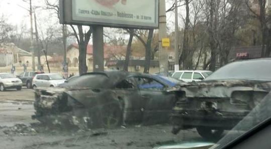Также пострадали два авто. Фото: Fankoni ("Одесский форум").