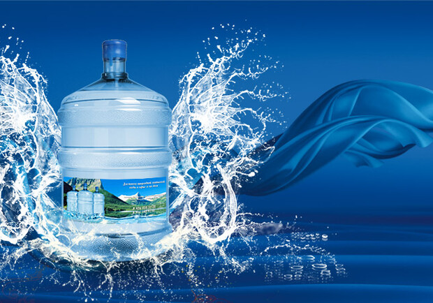 Все больше одесситов выбирают именно бутилированную воду. Фото - bizcentr.com
