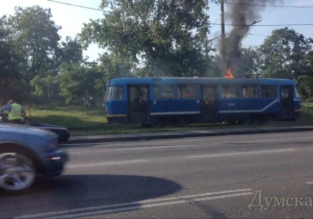 Новость - Транспорт и инфраструктура - В Одессе прямо на ходу загорелся трамвай