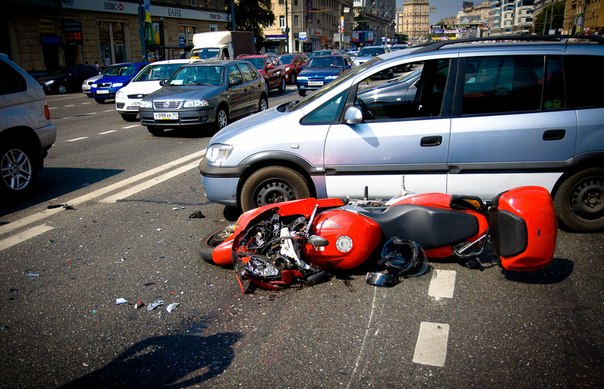 Зону слева называют "мертвой зоной". Фото с сайта: motofilin.ru.