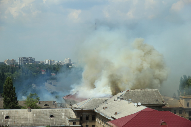 Огонь уже локализовали. Фото: Shtorm ("Одесский форум").