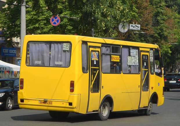 185-е маршрутки теперь будут ходить по двум направлениям.
Фото - fotobus.msk.ru