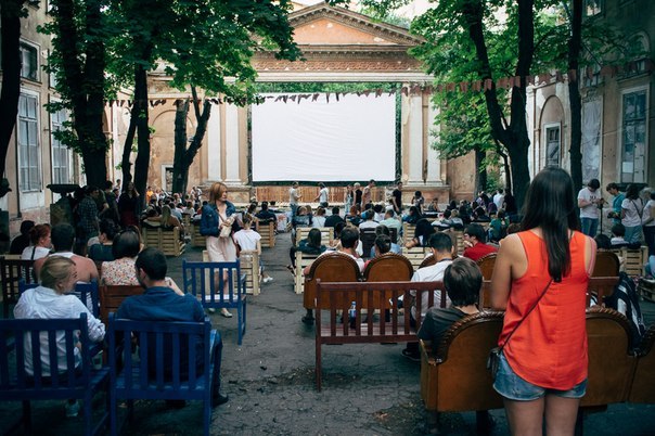 Фильм покажут на Приморском бульваре во дворе. Фото - vk.com/sundayprojectod