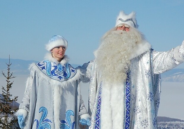 Новость - События - Снегурочка и Дед  Мороз с 7-го километра шокировали одесситов