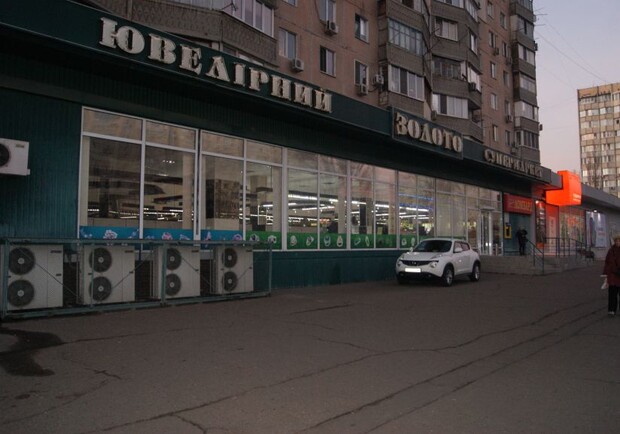 В Одессе ограбили ювелирный магазин. Фото: od-news.com