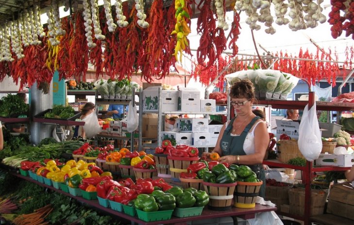 Новость - События - Цены на одесских рынках: из-за жары подешевели фрукты и овощи