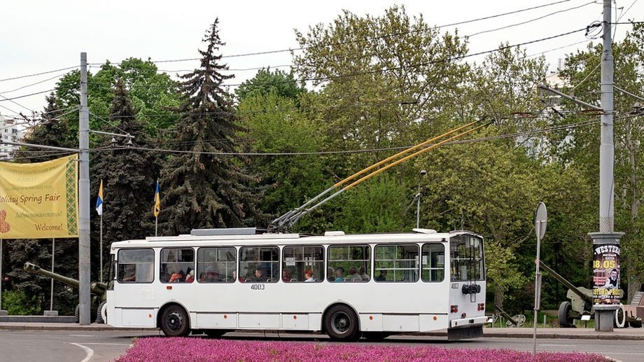 В Одессе троллейбус временно изменил маршрут