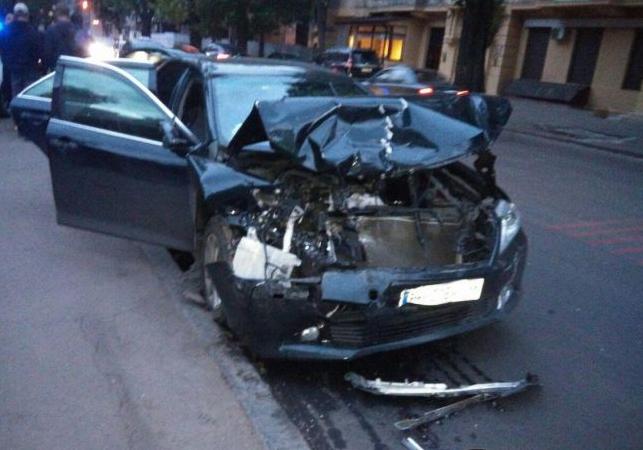 Новость - События - Серьезное ДТП на Фонтане: столкнулись три автомобиля
