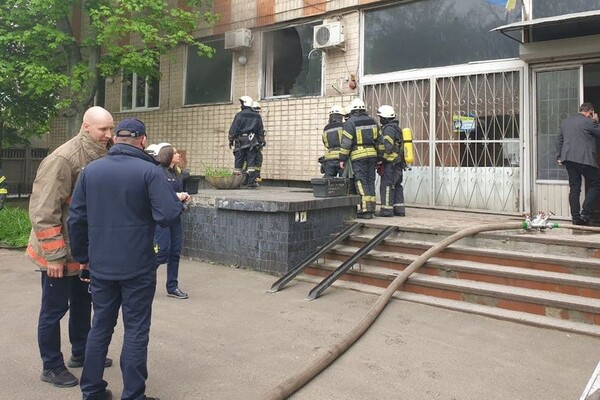 Утро не задалось: в Одессе загорелся областной архив (обновлено) фото 1