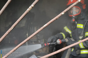При пожаре в Малиновском районе погиб человек (фото, видео) фото