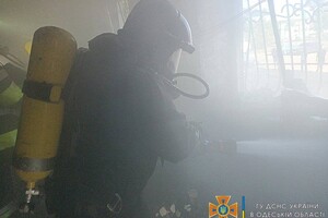 Пожары в ресторане и жилом доме: как прошли сутки у спасателей в Одессе фото 31