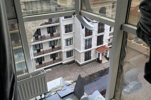 Атака Одессы: обломки ракеты повредили недострой, пострадали несколько высоток фото 5