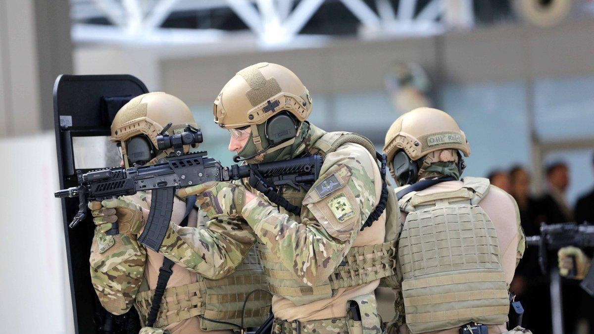 Оперативно и без сопротивления: правоохранители задержали преступников, причастных к ДТП на Слобожанском (видео)