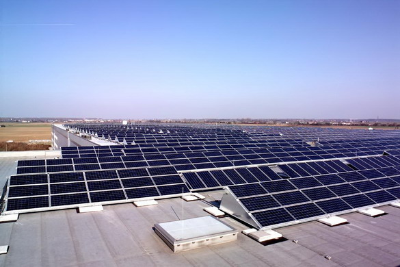 На десяти крышах жилых домов Одессы разместят солнечные батареи. Фото с сайта ust.su

