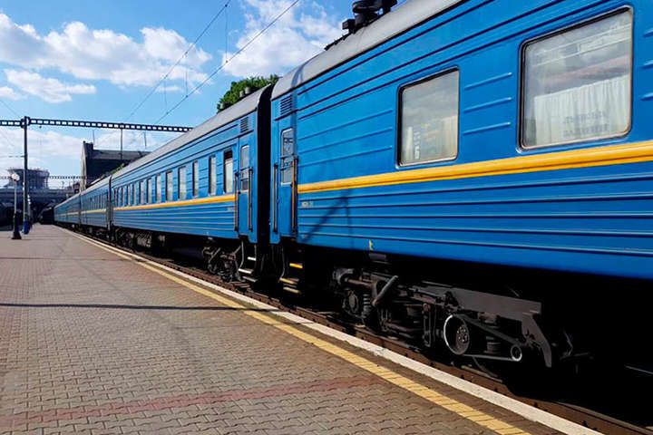 Новость - Транспорт и инфраструктура - "Укрзализныця" назначила еще шесть дополнительных поездов к 8 марта