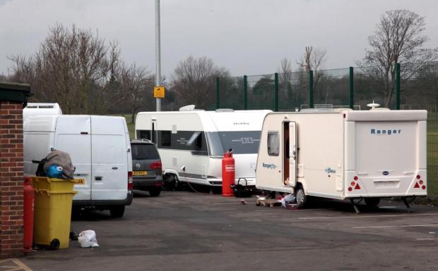 Десятки путешественников поселились на стройке в районе Большого Лондона