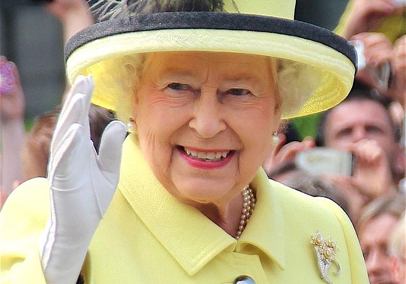 Дорогое удовольствие: Узнай, во сколько обходится англичанам содержание Ее Величества