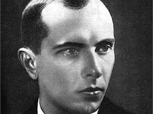 У Степана Бандеры окончательно отобрали звание Героя