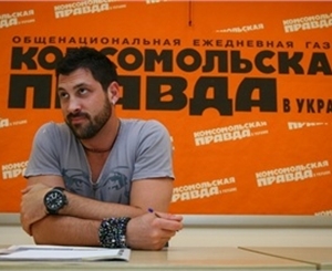 Главный холостяк страны Чмерковский зазывает новых невест машинами и дорогими вещами