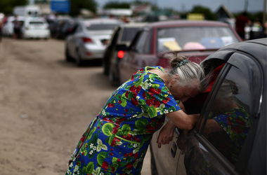 Расскажи родным: с завтрашнего дня заработают 3 зеленых коридора из зоны АТО