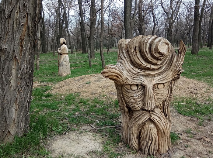 В парке Шевченко появились деревянные скульптуры. Фото Культурометра