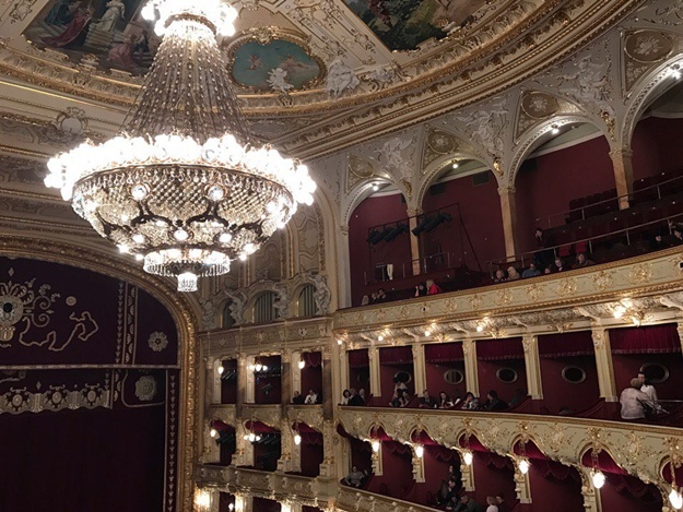 Одесский Оперный театр отменяет спектакли из-за карантина. Фото: Александра Дедюлина
