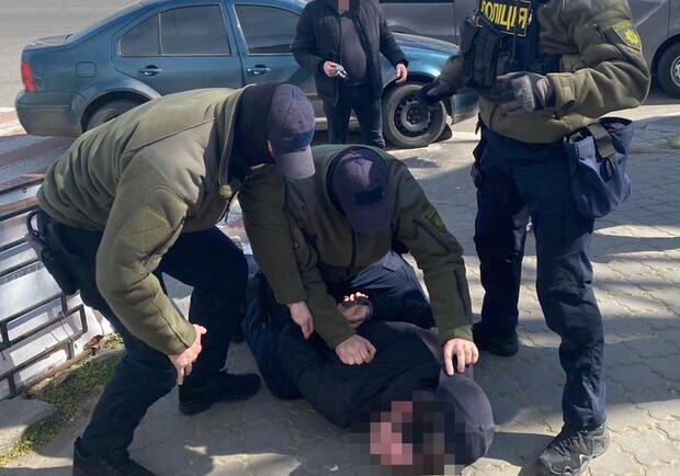 Встречали возле ночных клубов: в Одессе задержали банду фото