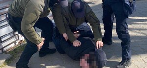 Встречали возле ночных клубов: в Одессе задержали опасную банду