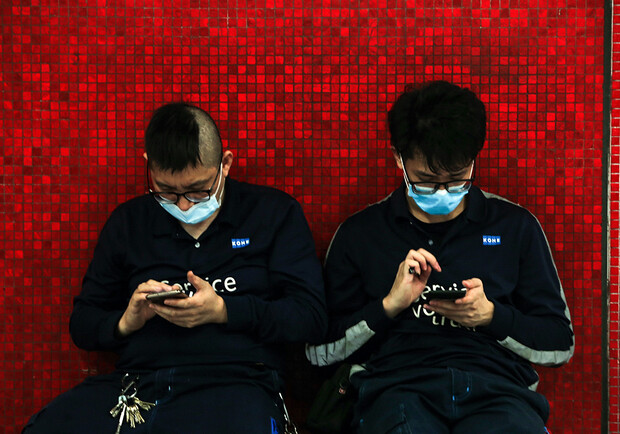 Фейки и мошенники: как разводят одесситов во время коронавируса. Фото: Katherine Cheng / SOPA / ZUMA / ТАСС  