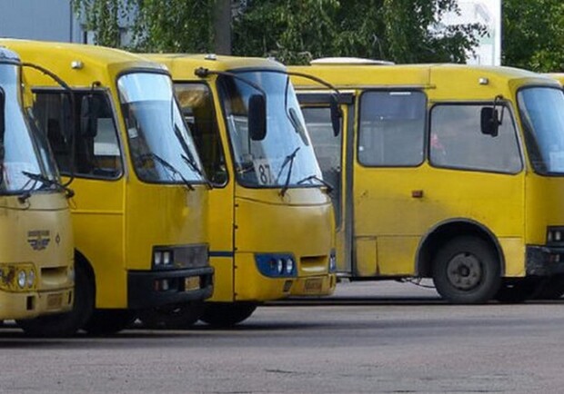 По пропускам: какие маршрутки будут работать в Одессе на время ЧС фото