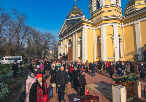 В Одессе церковники продолжают службы. Фото: odesa.depo.ua