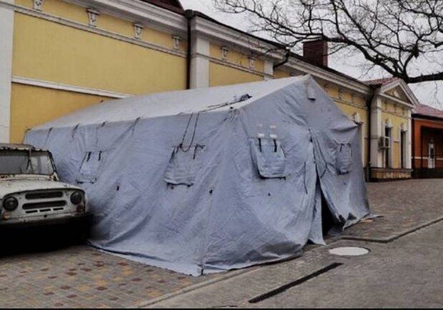 Дополнительные меры: в Одессе больных коронавирусом будут принимать в палатках  фото